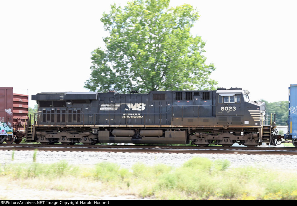 NS 8023 as DPU on train 12R-07